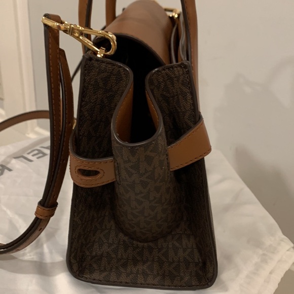Michael Kors Bag Carmen Satchel - Picture 7 of 17